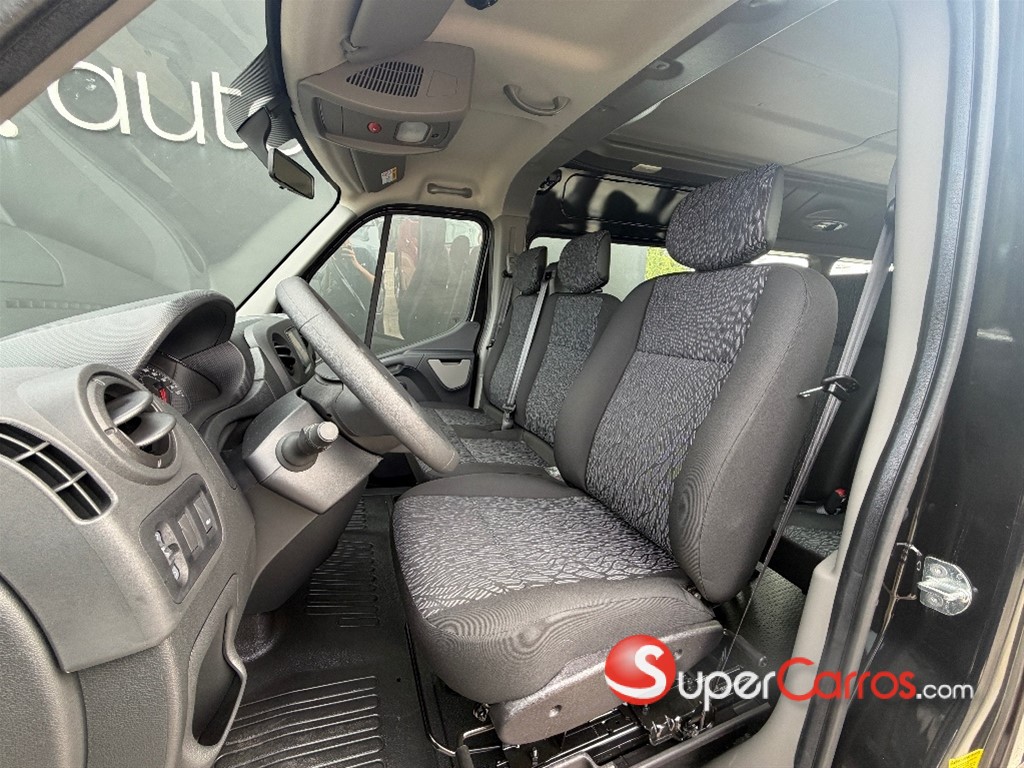 2027 Renault Master Pasajeros — foto 5 / 8