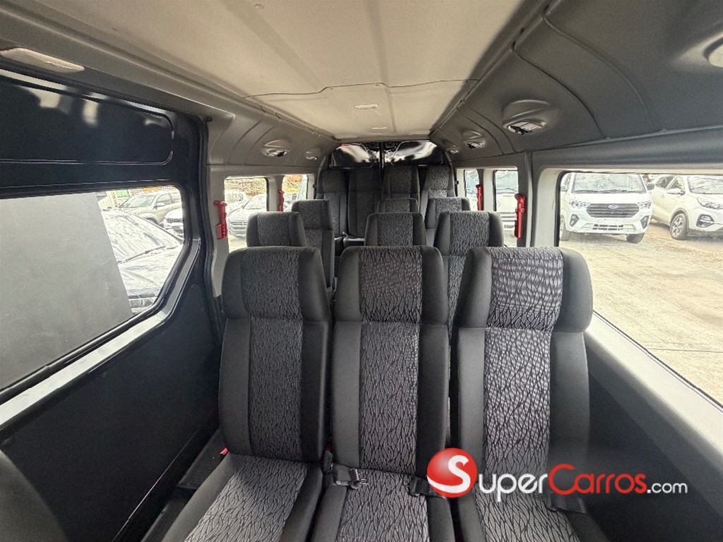 2027 Renault Master Pasajeros — foto 6 / 8