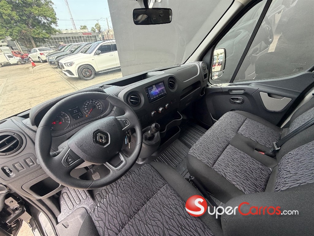 2027 Renault Master Pasajeros — foto 7 / 8