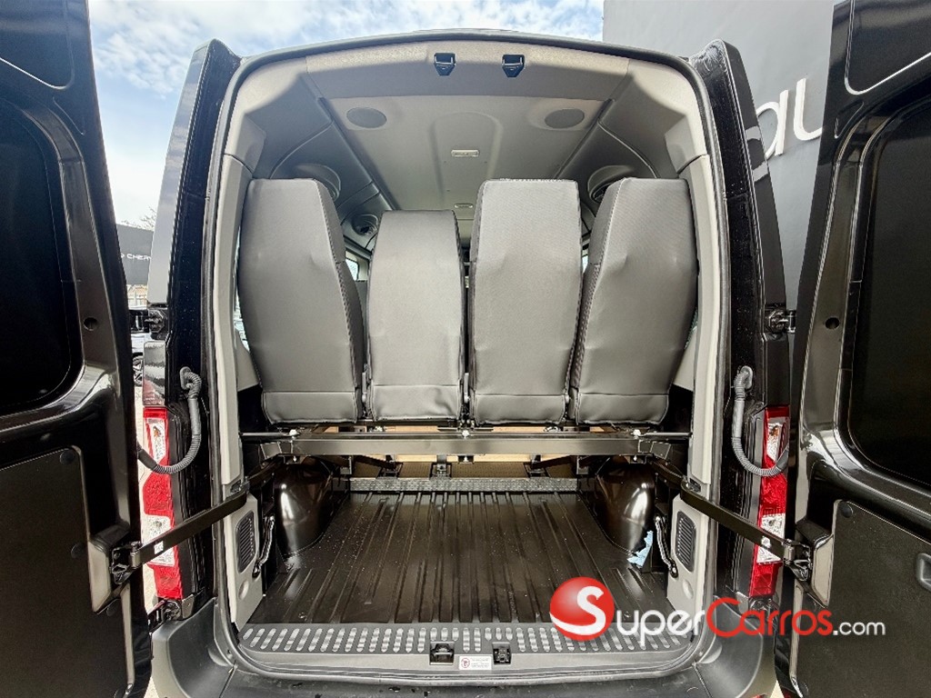 2027 Renault Master Pasajeros — foto 8 / 8