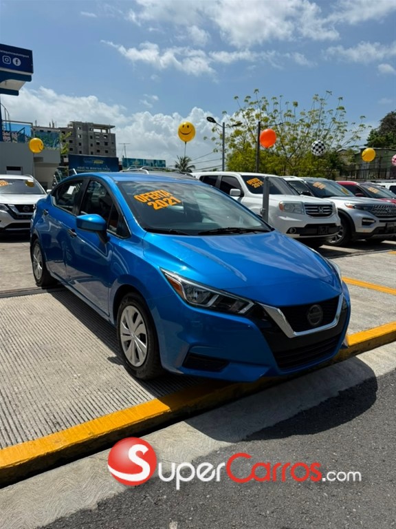 2021 Nissan Versa — foto 2 / 10