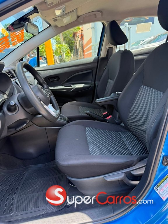 2021 Nissan Versa — foto 7 / 10