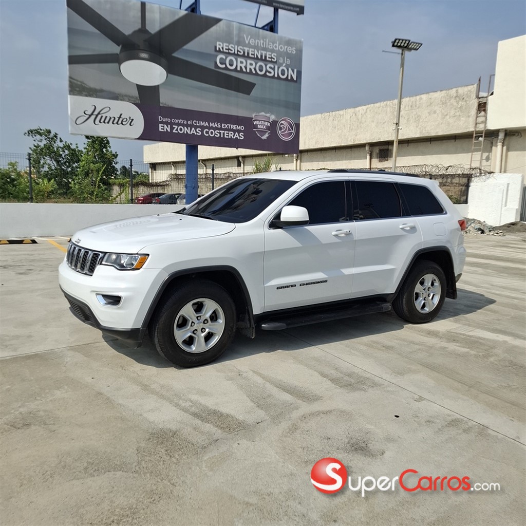 2017 Jeep Grand Cherokee Laredo — foto 3 / 11