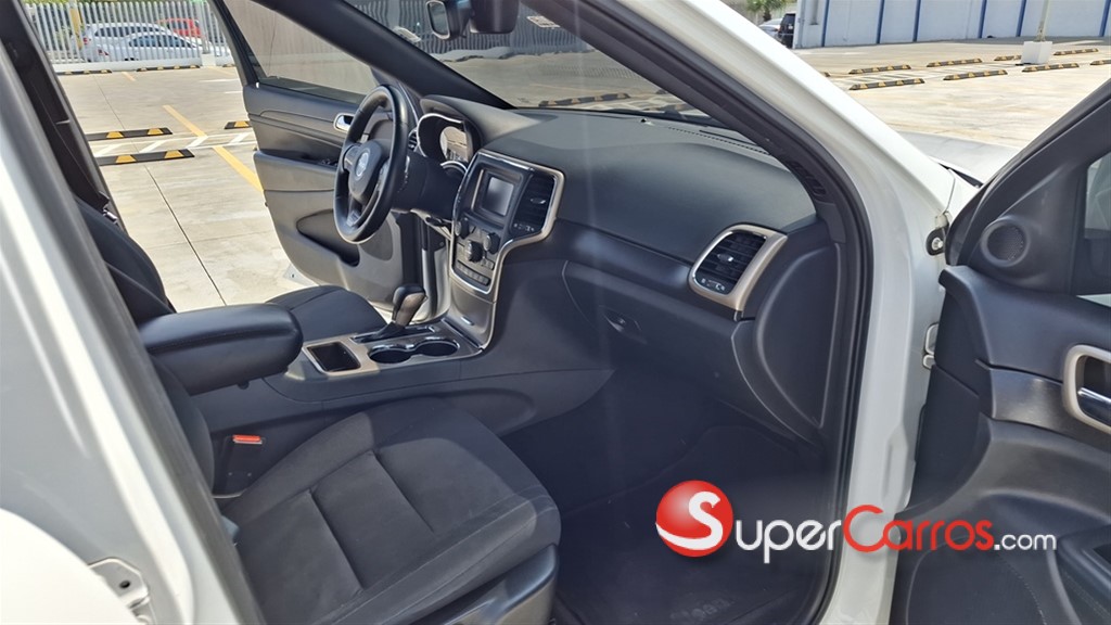 2017 Jeep Grand Cherokee Laredo — foto 7 / 11