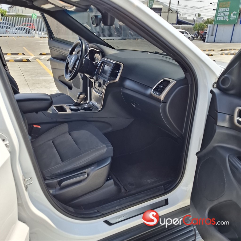 2017 Jeep Grand Cherokee Laredo — foto 11 / 11
