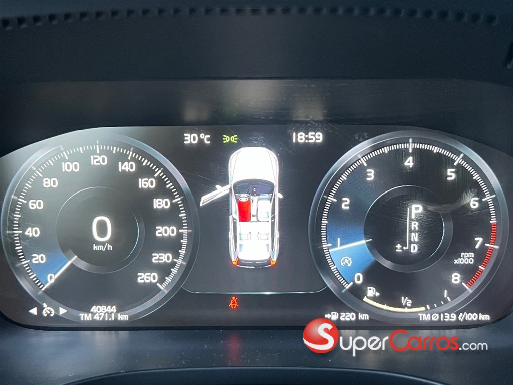 2020 Volvo XC60 T5 R Design — foto 12 / 12