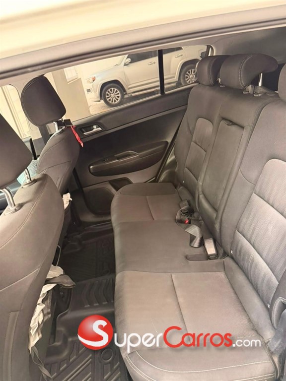 2021 Kia Sportage LX — foto 10 / 12
