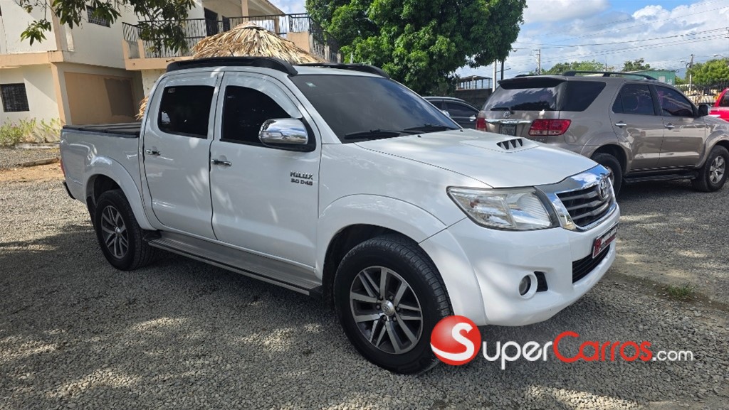 2014 Toyota Hilux SRV — foto 2 / 12