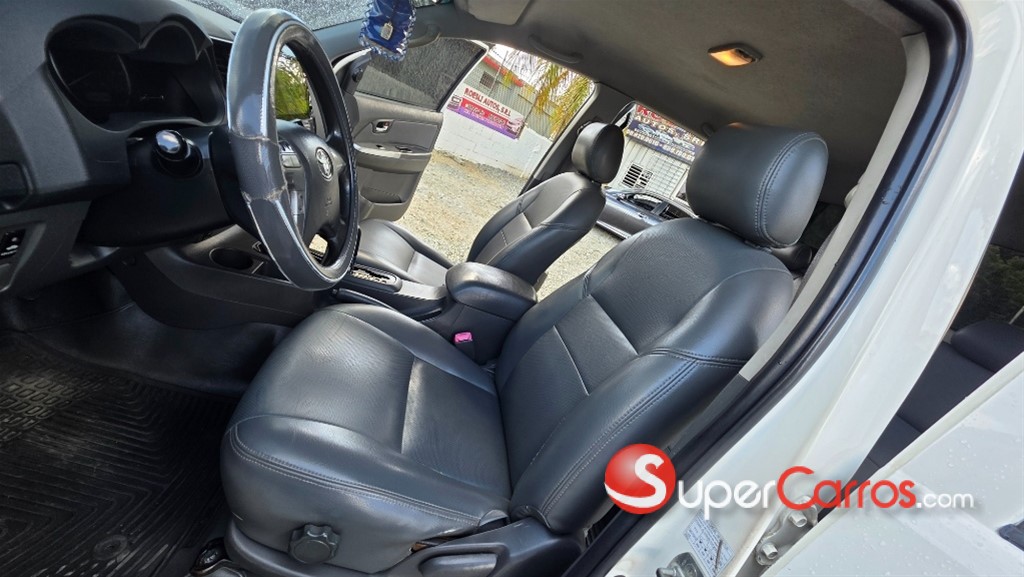 2014 Toyota Hilux SRV — foto 5 / 12
