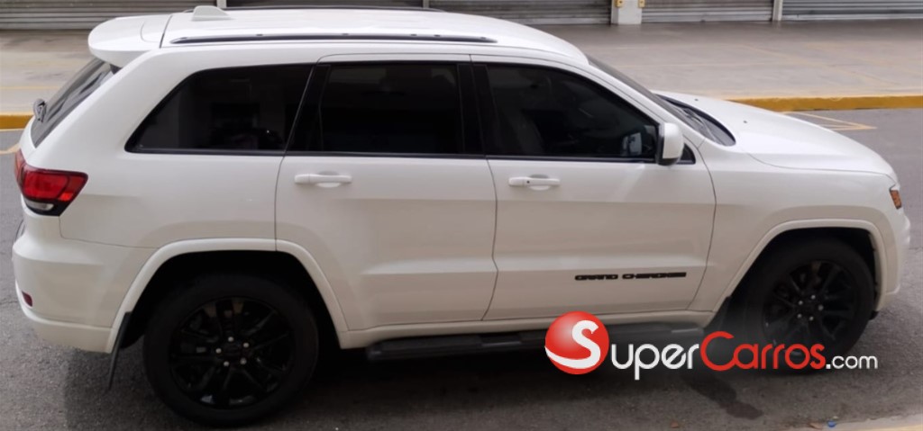 2019 Jeep Grand Cherokee Laredo — foto 3 / 8