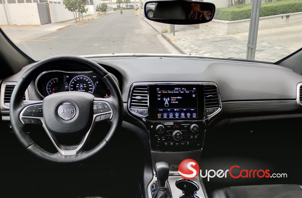 2019 Jeep Grand Cherokee Laredo — foto 7 / 8