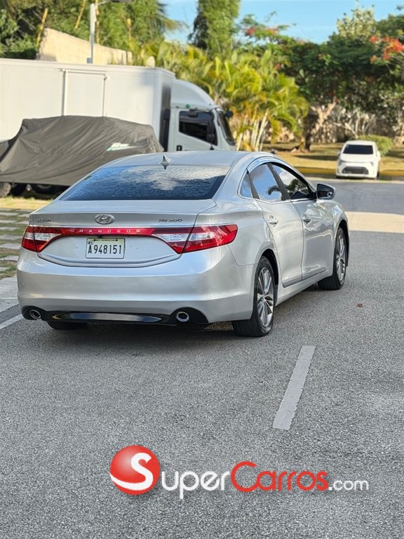 2015 Hyundai Grandeur — foto 4 / 6