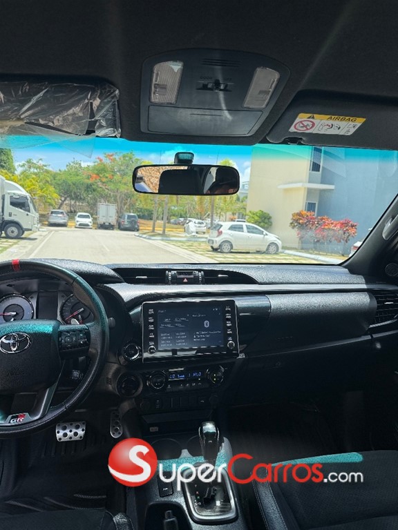 2025 Toyota Hilux GR Sport — foto 6 / 9