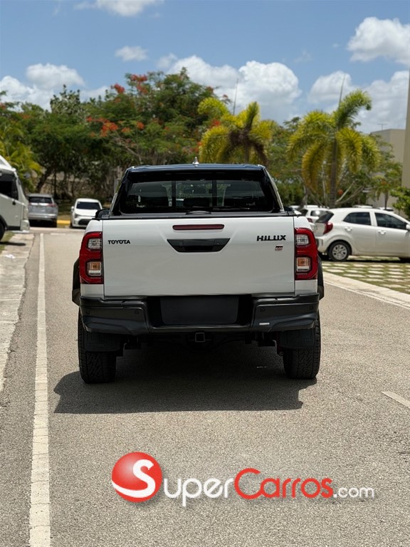 2025 Toyota Hilux GR Sport — foto 7 / 9