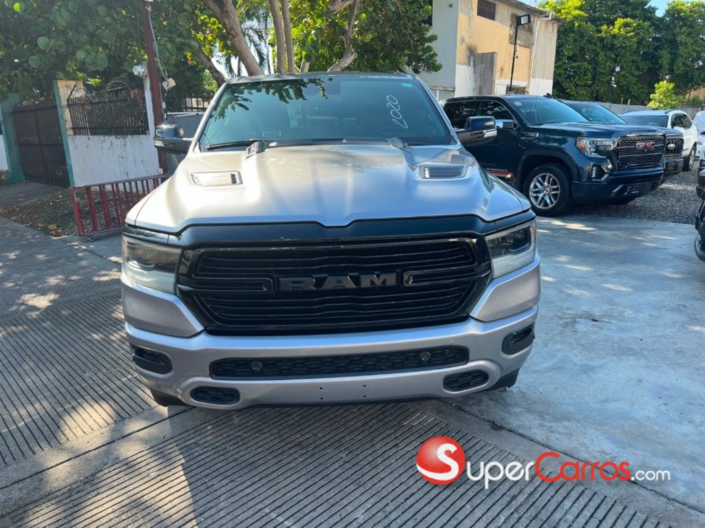 2021 Dodge Ram 1500 Laramie — foto 2 / 12