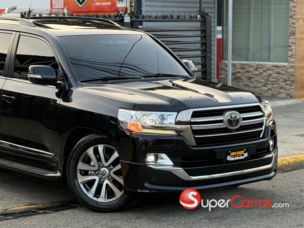 2020 Toyota Land Cruiser VXR — foto 7 / 12