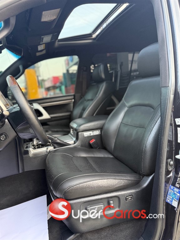 2020 Toyota Land Cruiser VXR — foto 11 / 12