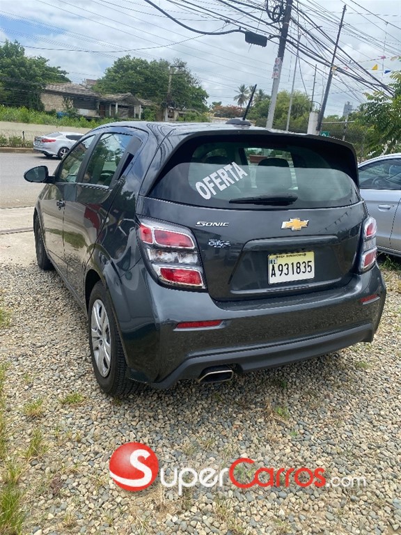 2020 Chevrolet Sonic LT — foto 5 / 8