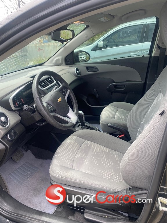 2020 Chevrolet Sonic LT — foto 6 / 8