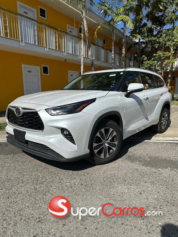 2022 Toyota Highlander XLE — foto 1 / 12