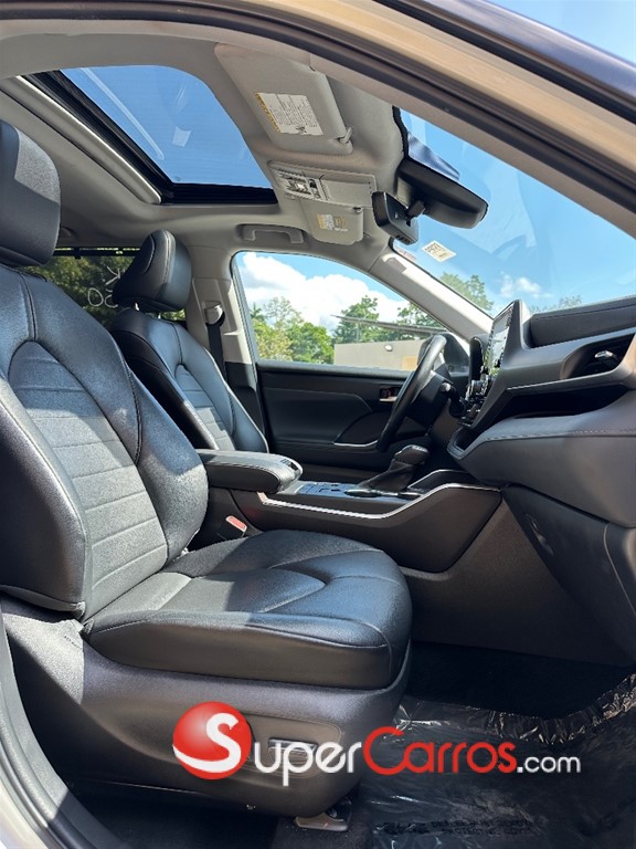 2022 Toyota Highlander XLE — foto 4 / 12
