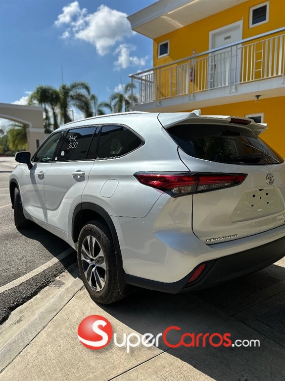 2022 Toyota Highlander XLE — foto 10 / 12