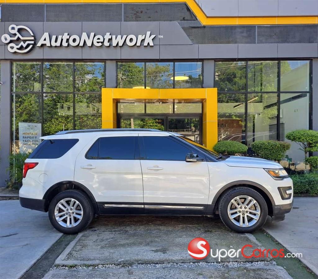 2016 Ford Explorer XLT — foto 5 / 12