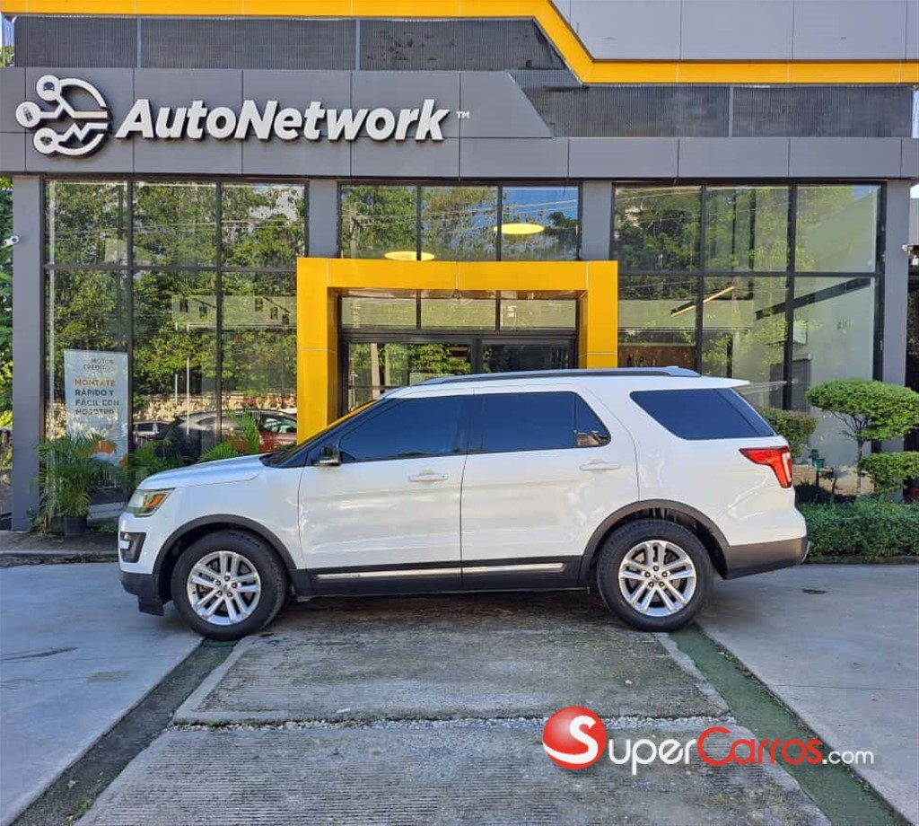 2016 Ford Explorer XLT — foto 6 / 12