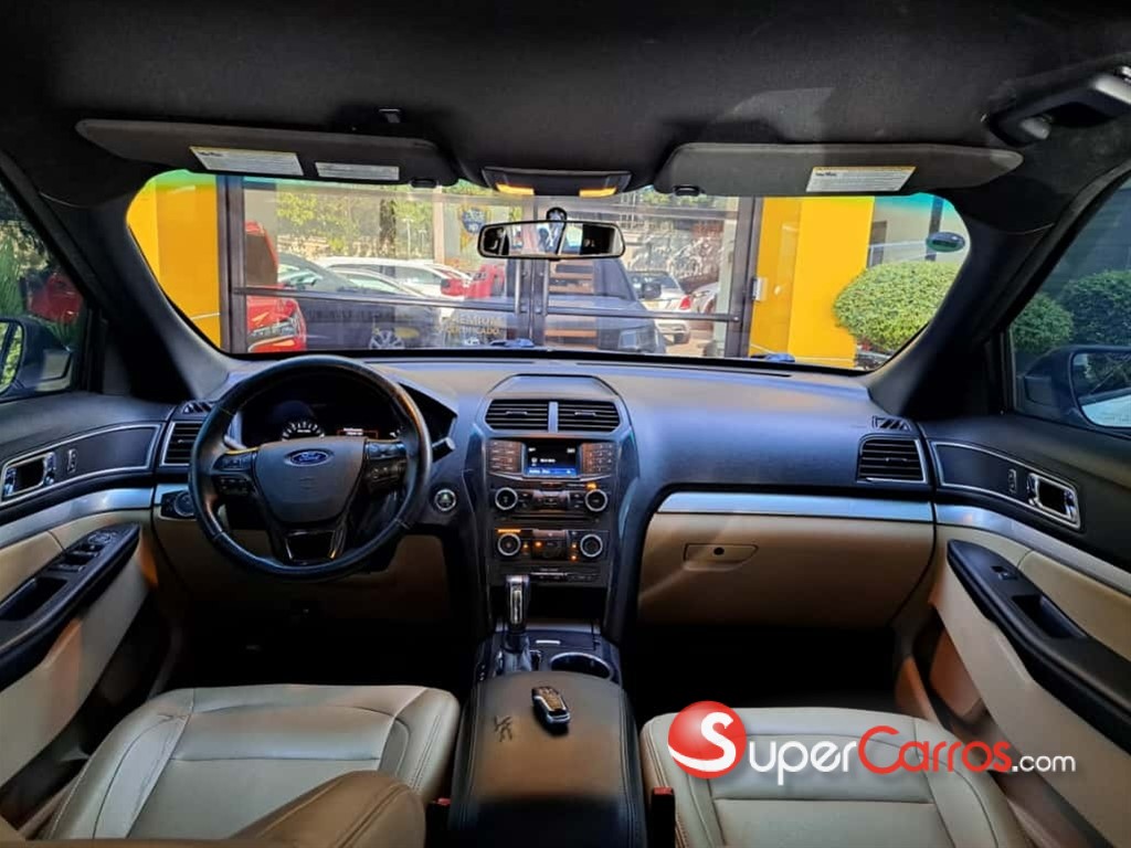 2016 Ford Explorer XLT — foto 11 / 12