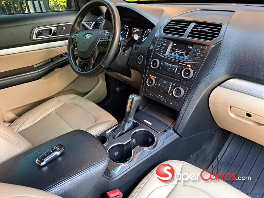 2016 Ford Explorer XLT — foto 12 / 12