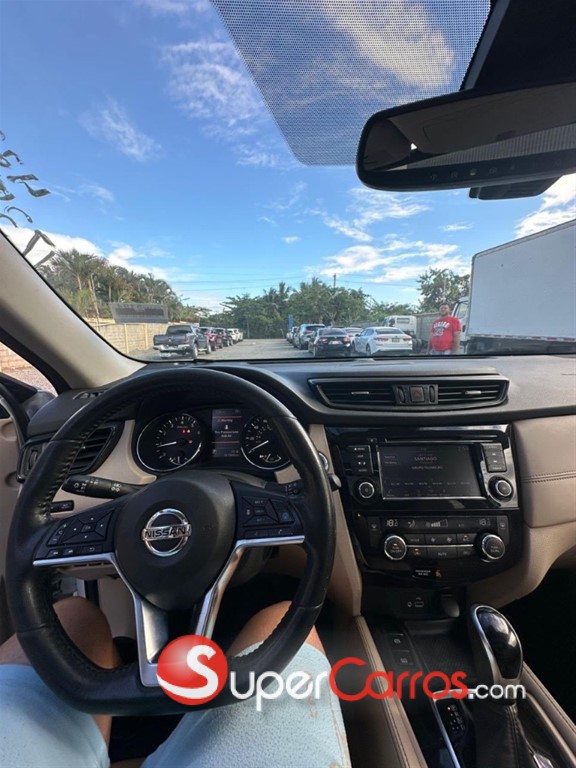 2020 Nissan Rogue SL — foto 8 / 11