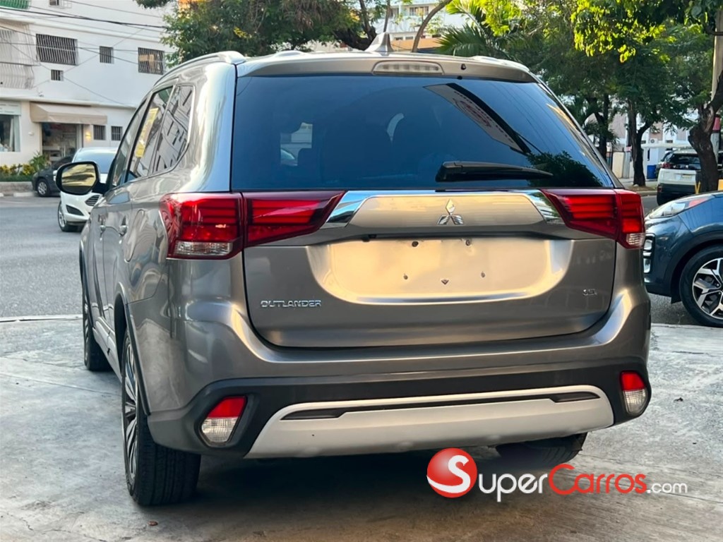 2020 Mitsubishi Motors Outlander SEL — foto 3 / 11