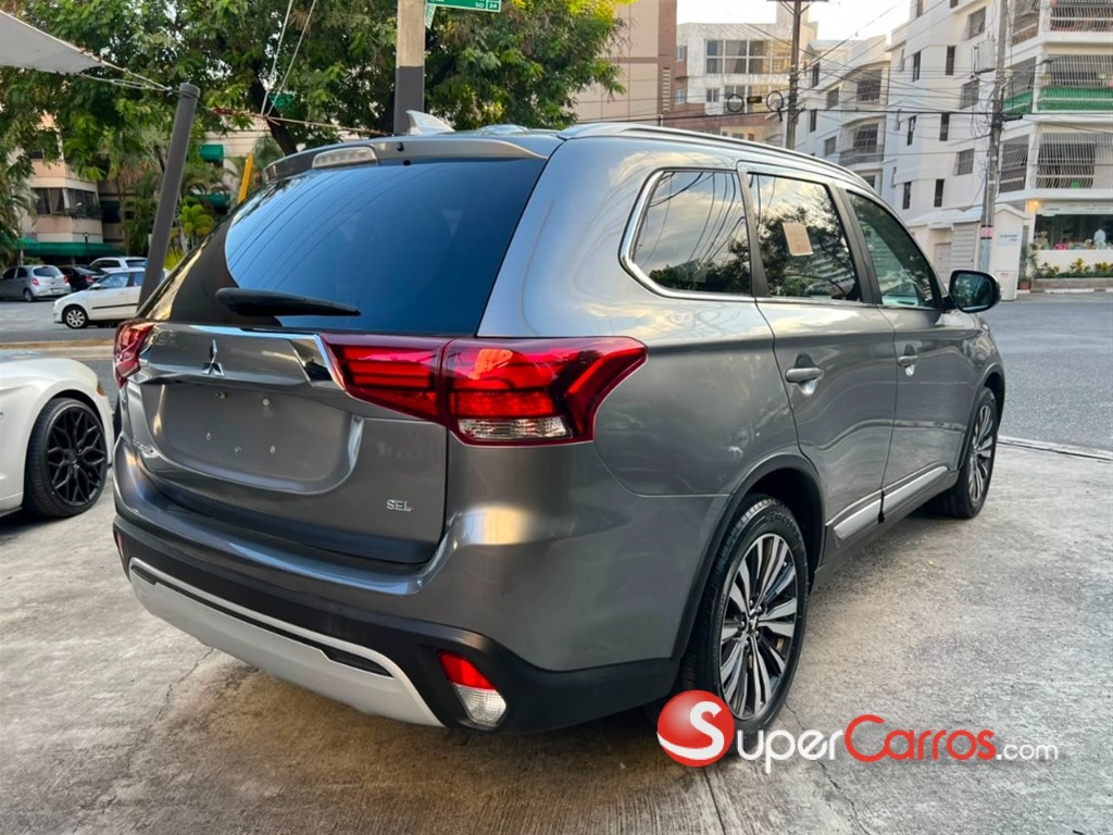 2020 Mitsubishi Motors Outlander SEL — foto 4 / 11