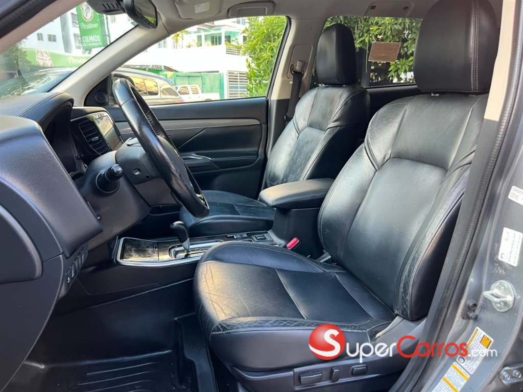 2020 Mitsubishi Motors Outlander SEL — foto 6 / 11
