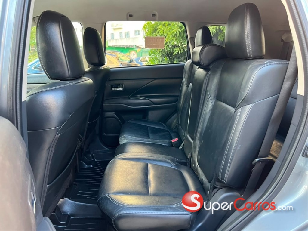 2020 Mitsubishi Motors Outlander SEL — foto 7 / 11