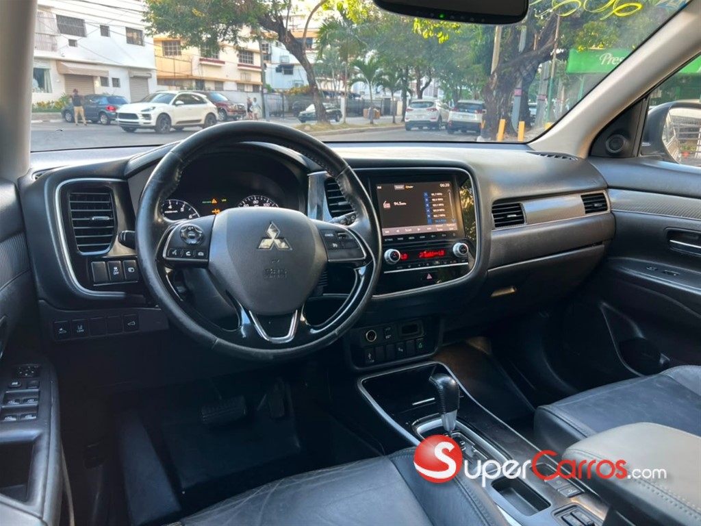 2020 Mitsubishi Motors Outlander SEL — foto 8 / 11