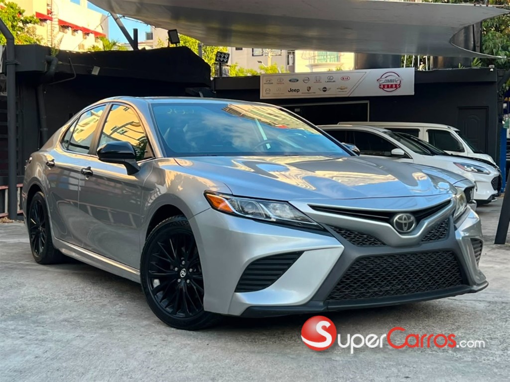 2020 Toyota Camry SE Nightshade