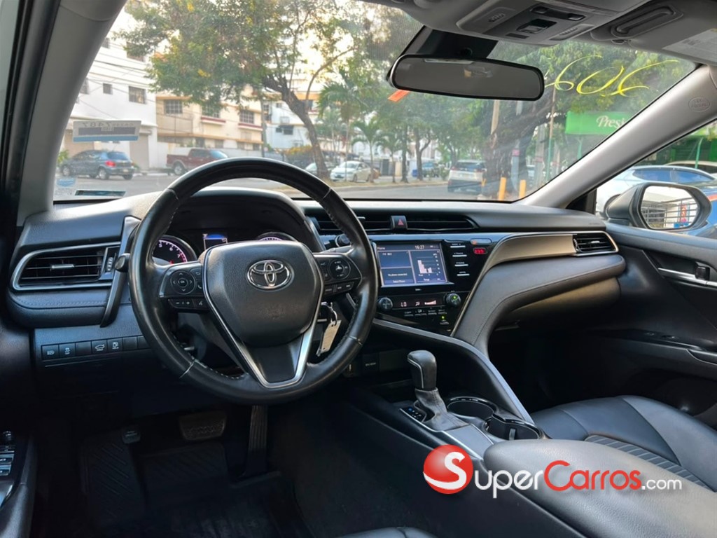 2020 Toyota Camry SE Nightshade — foto 5 / 12