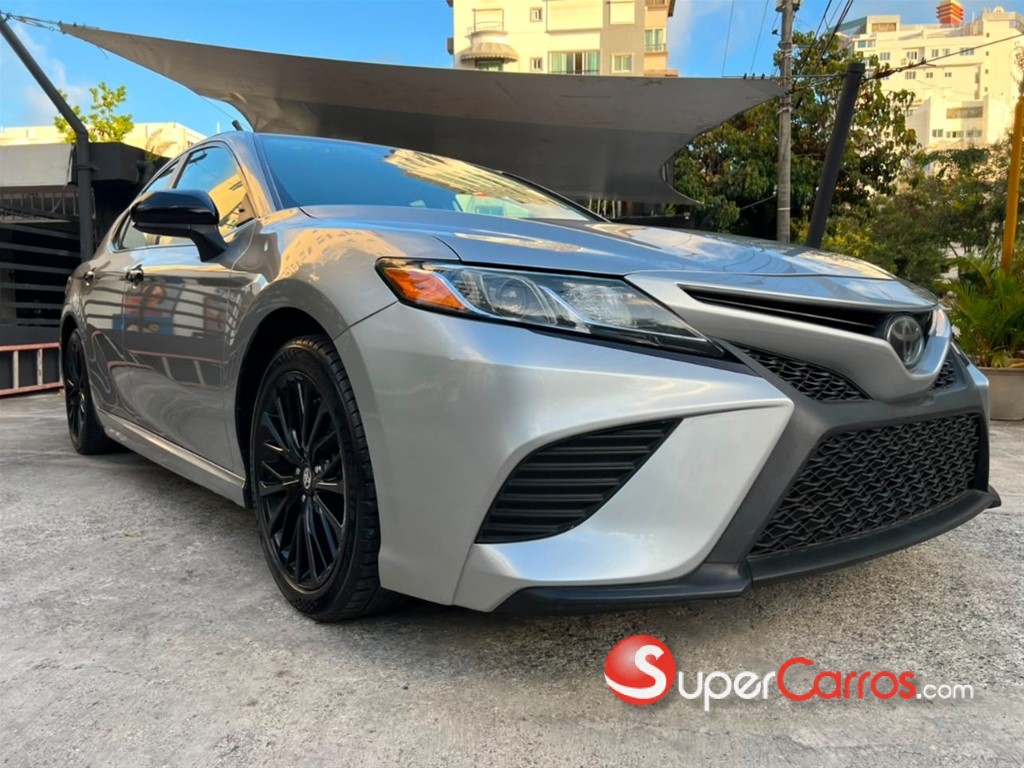 2020 Toyota Camry SE Nightshade — foto 11 / 12