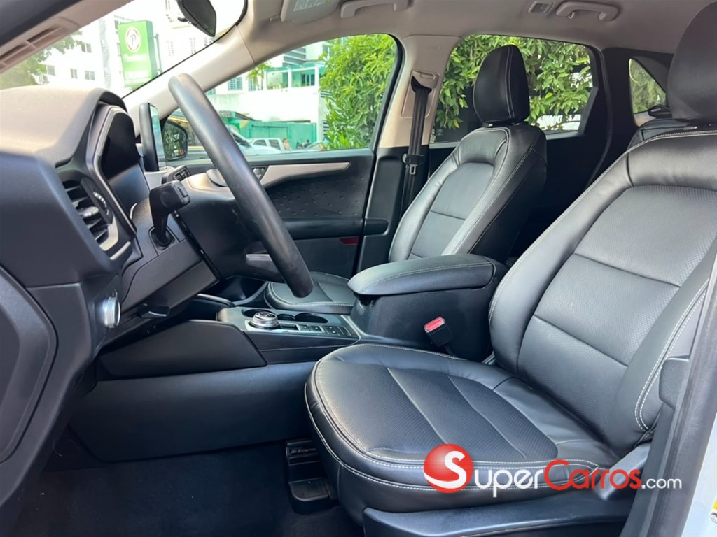 2020 Ford Escape SE — foto 6 / 10