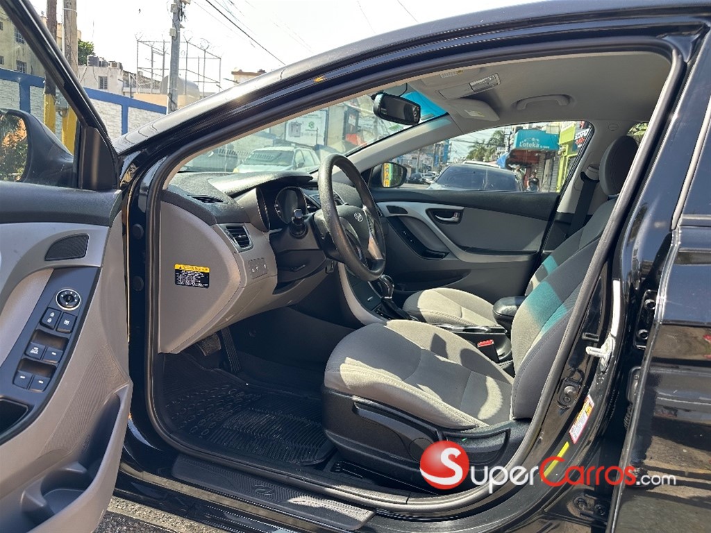 2016 Hyundai Elantra SE — foto 9 / 11