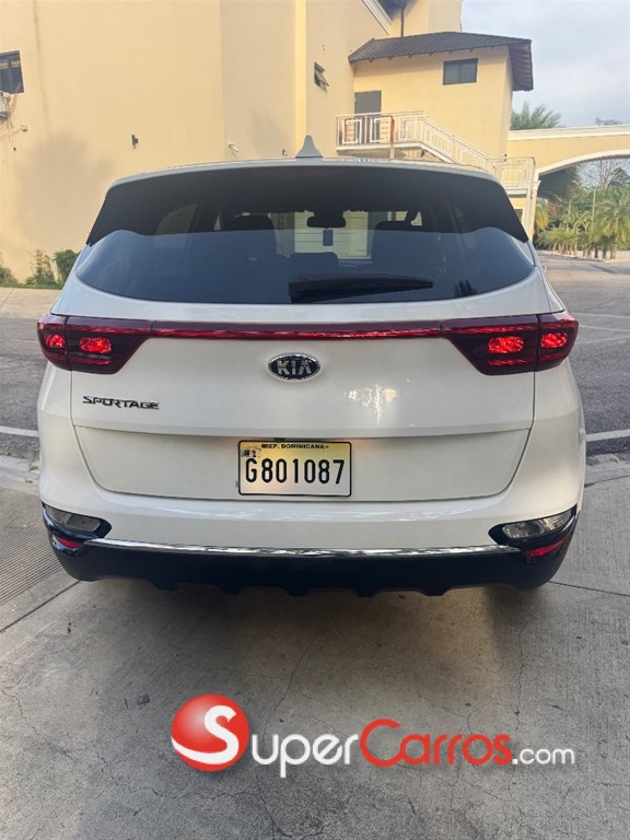 2020 Kia Sportage EX — foto 9 / 12