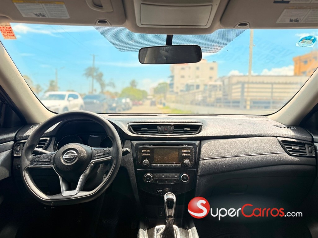 2017 Nissan Rogue SV — foto 5 / 9