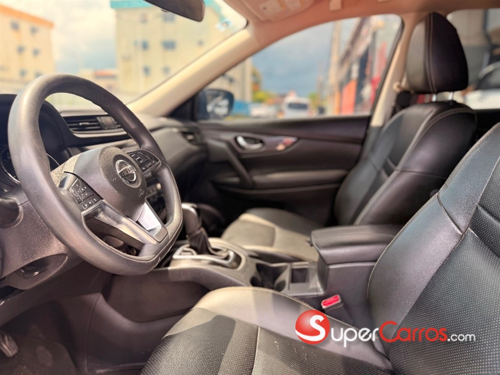 2017 Nissan Rogue SV — foto 6 / 9