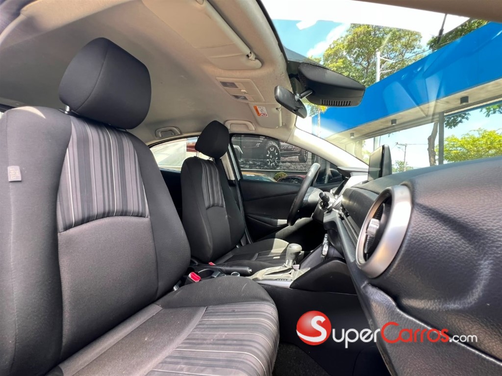 2020 Mazda 2 — foto 8 / 10