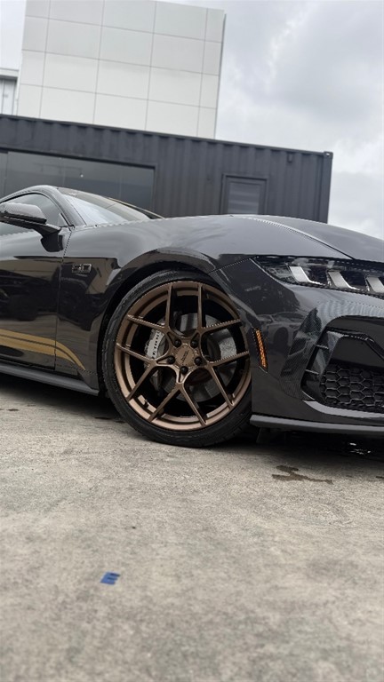 2024 Ford Mustang GT PREMIUM — foto 2 / 8