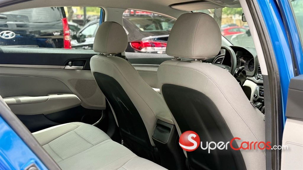 2017 Hyundai Elantra SE — foto 8 / 10