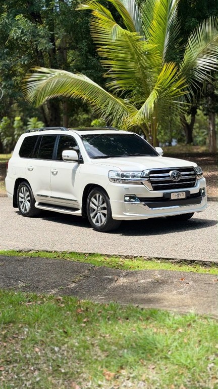 2019 Toyota Land Cruiser VXR