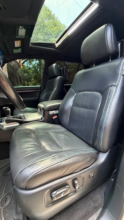 2019 Toyota Land Cruiser VXR — foto 7 / 12