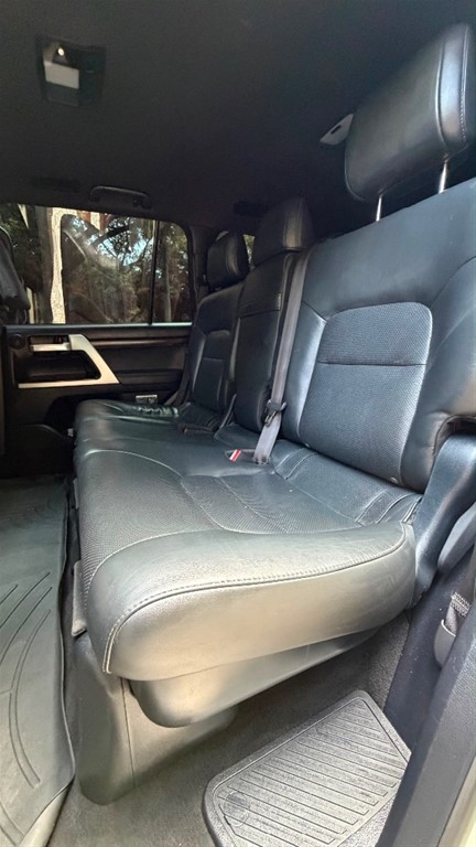 2019 Toyota Land Cruiser VXR — foto 11 / 12